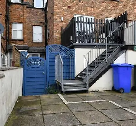 Ground Floor At The Lawns - Lovely Chic Ground Floor 아파트