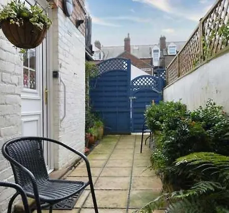 Appartement Ground Floor At The Lawns - Lovely Chic Ground Floor *